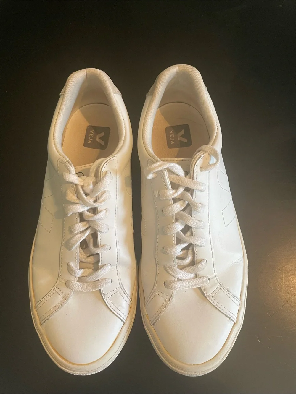 Veja minimal white